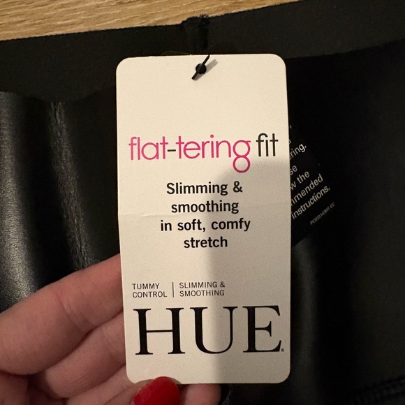 Hue Flatting Fit Tummy Control Faux Leather Shiny Cropped Flares NWT in Black - Picture 6 of 10